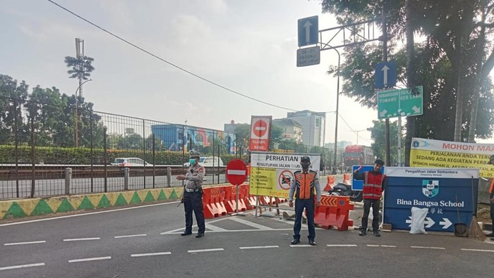 Ada Proyek Galian, Lalu Lintas Jalan Arjuna Selatan Jakbar Dialihkan