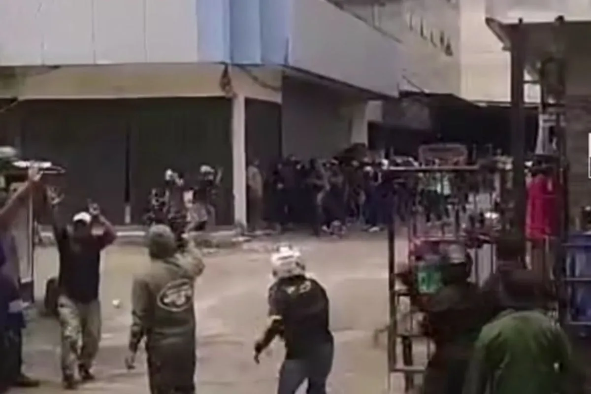 Polisi mediasi konflik antara ormas dan penagih utang di Jakbar